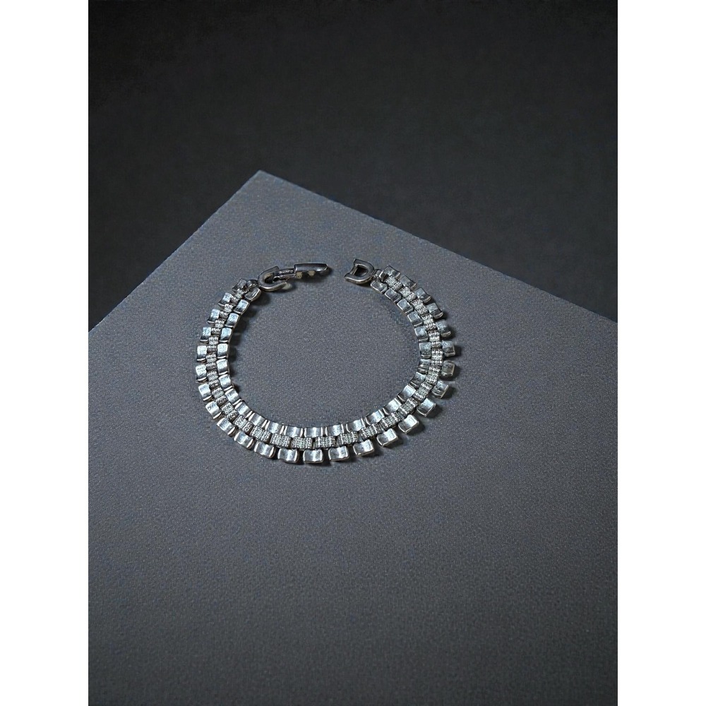 Monet Silver Tone Link Bracelet Rhinestone Accents Clasp Closure VTG Signed - Picture 4 of 6
